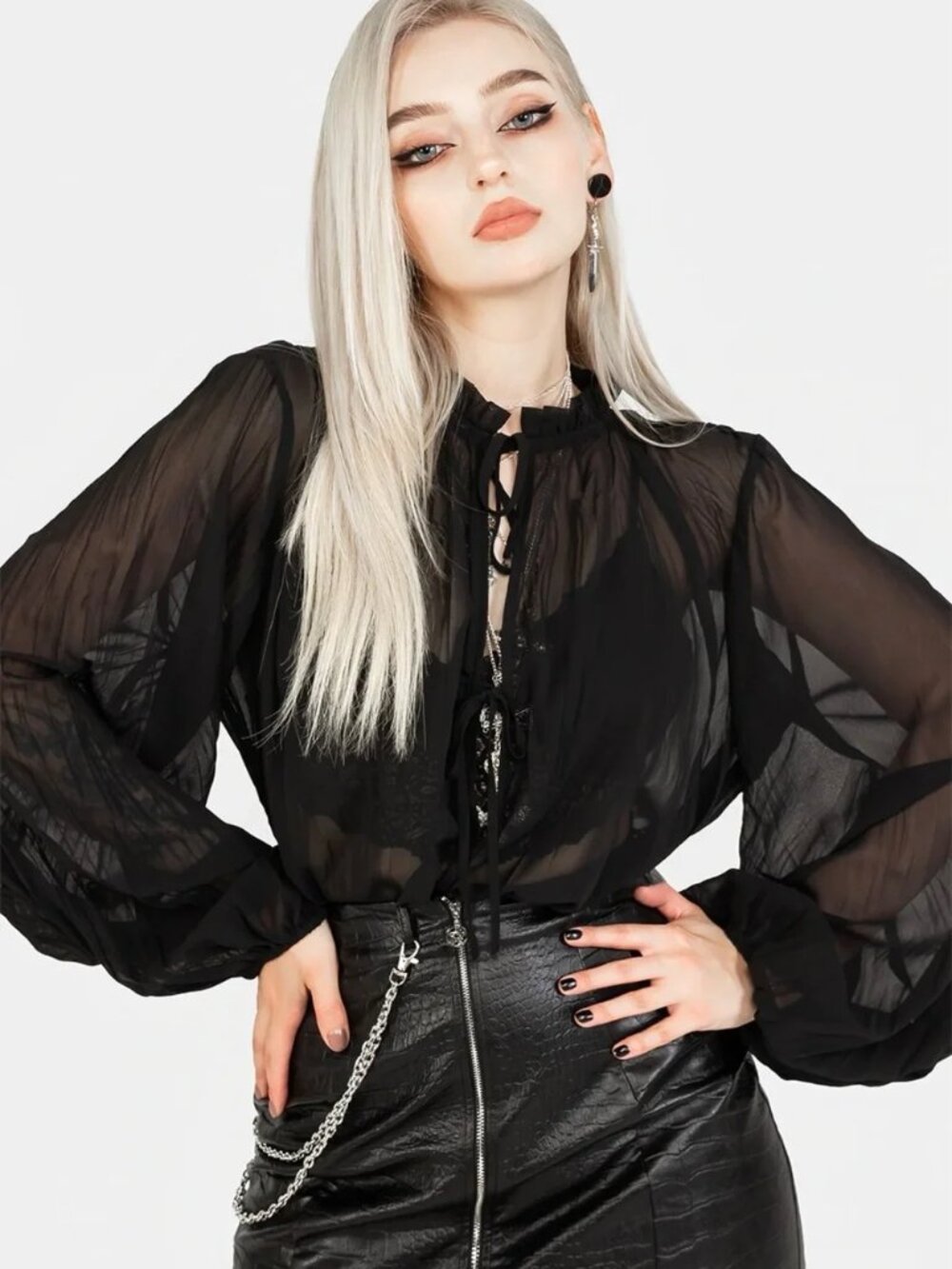 Disturbia Villain Textured Blouse in Black - M
